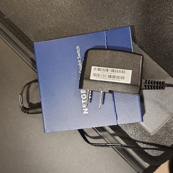 NETGWAR PROSAFE GS105 - Picture 3 of 3